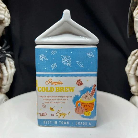 DW Home GOODIES Fall Halloween Milk Carton Pumpkin Cold Brew Scented Candle - Picture 4 of 12